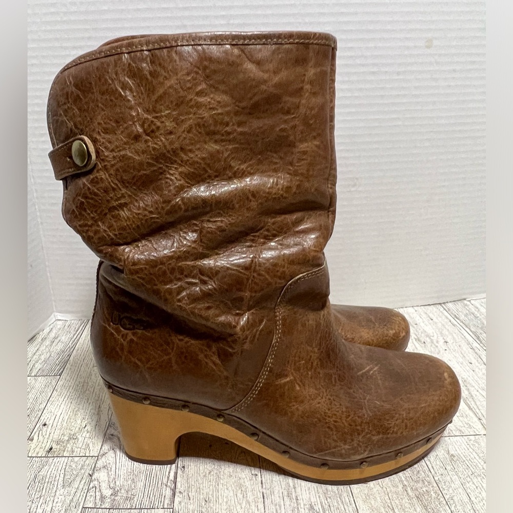 UGG 100179 Lynnea Women’s Brown Leather & Shearling Lined Boots Booties Size 7